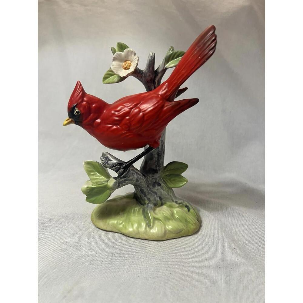 CARDINAL ON BRANCH WITH FLOWERS PORCELAIN/CERAMIC FIGURINE